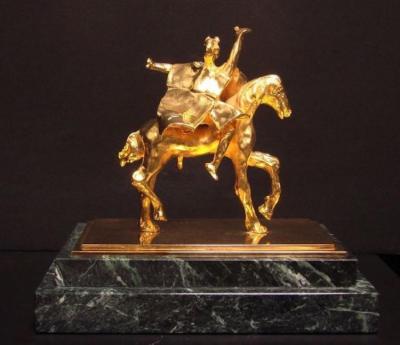 Salvador DALI (d’après) - L’empereur Trajan, Sculpture en or 2