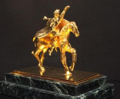Salvador DALI (d’après) - L’empereur Trajan, Sculpture en or 2