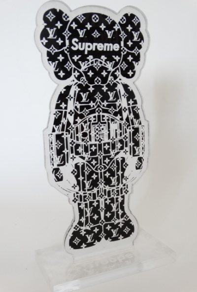 Louis Vuitton X Supreme, Kaws Stormtrooper, Sculpture en plastique 2