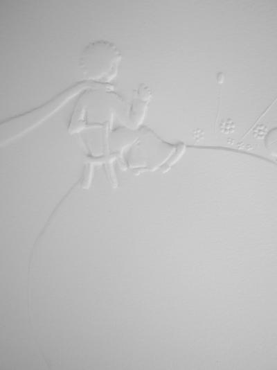 Antoine DE SAINT-EXUPÉRY : Le petit prince regarde le coucher du soleil - Gravure sur bois 2