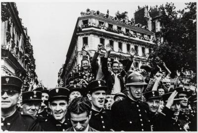 Robert Capa - Liberation of Paris, 1944, Photographie 2