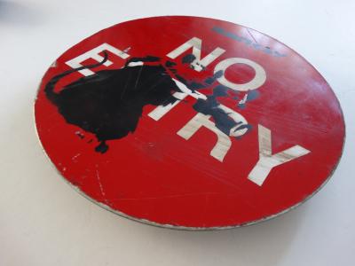 Banksy (attribué à) -Panneau, circa 2006, Pochoir 2