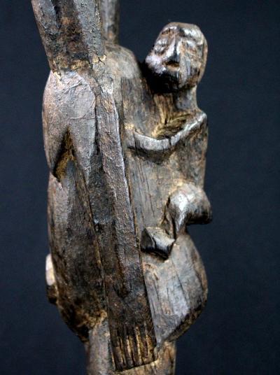 Burkina Faso - Sculpture Lobi à deux têtes sur un socle 2