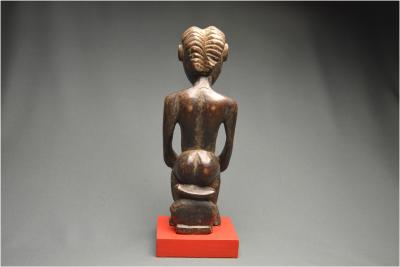 Ancienne statuette féminine en bois dense, Afrique de l’Ouest, Vers 1960 2