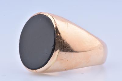 Bague chevalière homme en or jaune 18 carats, ornée d’un onyx 2