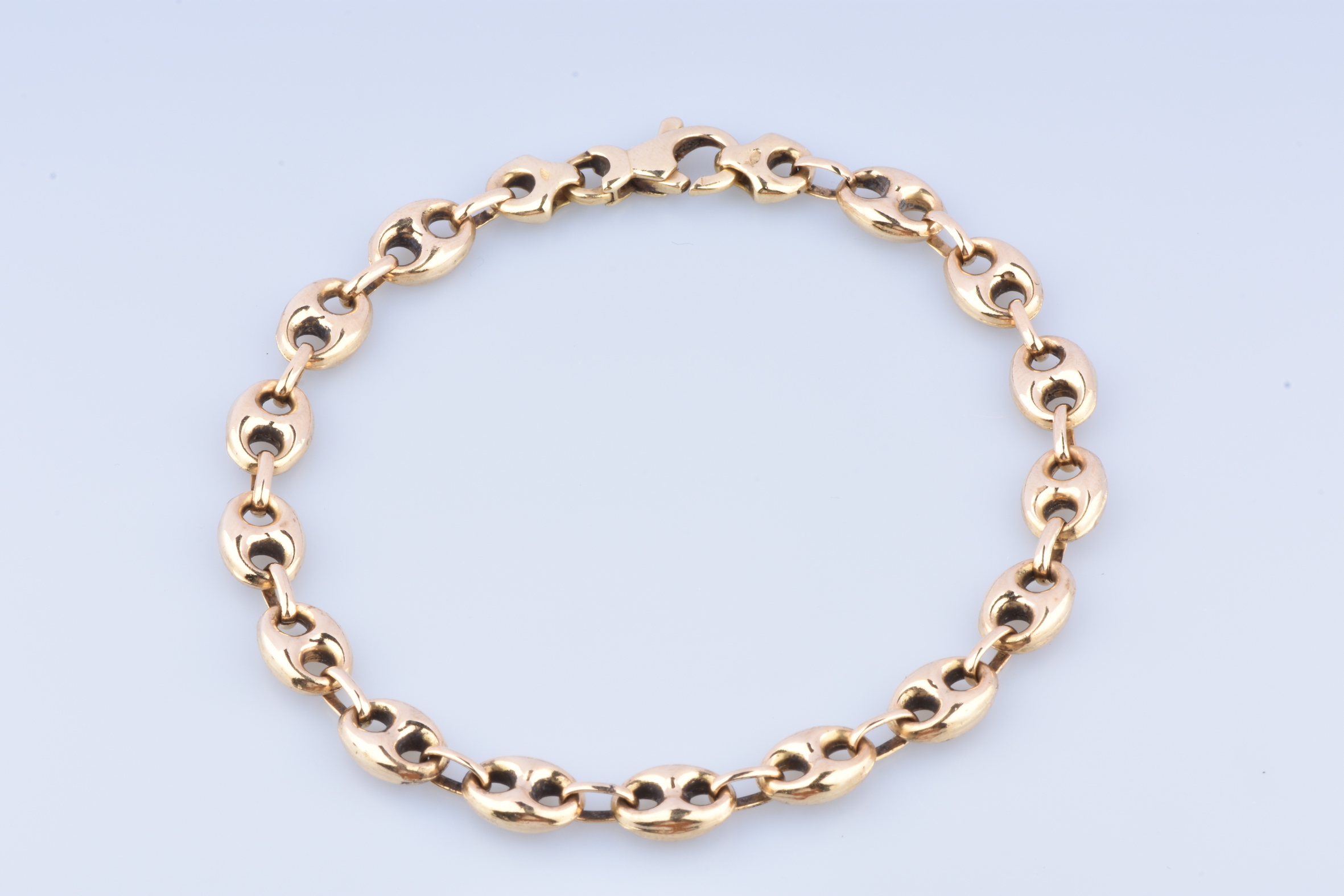 18 carat mens bracelet