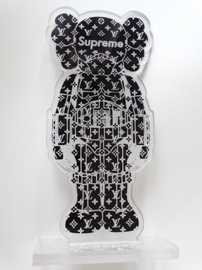 Supreme, Kaws Stormtrooper, Sculpture Louis Vuitton 2