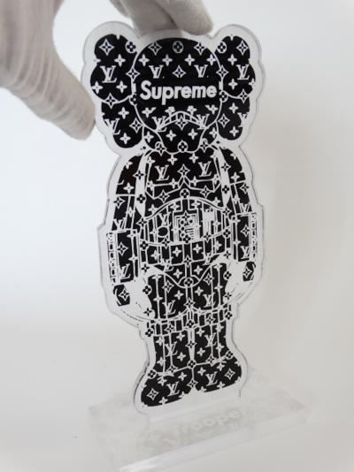 Supreme, Kaws Stormtrooper, Sculpture Louis Vuitton 2