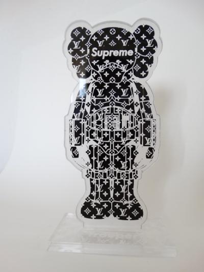 Supreme, Kaws Stormtrooper, Sculpture Louis Vuitton 2