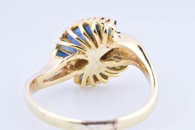 Bague en or jaune 18 carats, ornée de 14 saphirs baguette 2