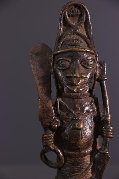 Bénin, Statuette de dignitaire guerrier bénin 2