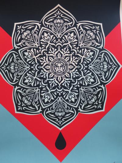 Shepard FAIREY (Obey) - Blood & Oil Mandala (Oil Drop),  2017 - Sérigraphie signée au crayon 2