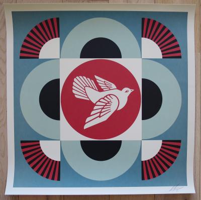 Shepard FAIREY (Obey) - GEOMETRIC DOVE BLUE, 2021 - Sérigraphie signée au crayon 2