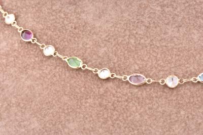 Collier multicolor en or jaune 18 carats  agrémenté de pierres multicolores 2