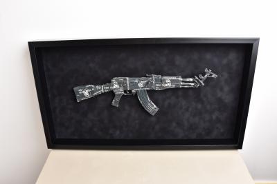 Van Apple - America Express Blackcard AK47, 2019 - Sculpture 2