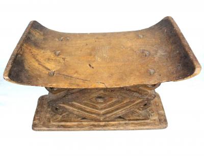 Ghana, Ashanti, Tabouret à motifs géométriques 2