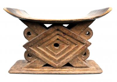 Ghana, Ashanti, Tabouret à motifs géométriques 2