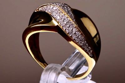 Bague en or jaune 18 kt ornée de diamants naturels pour 0.60ct 2