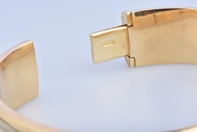 Bracelet en or tricolore 18 carats de 5.9 x 5.2 cm. 2