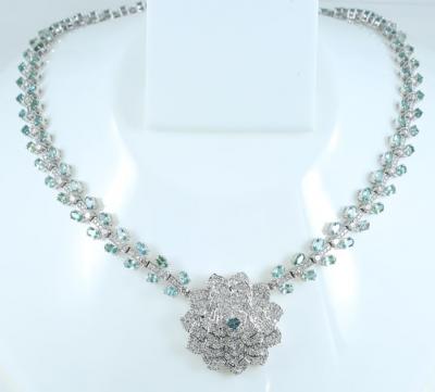 Collier en or blanc de 22,59 ct. Alexandrites et diamants de 14,52 ct, certifié IGI 14 K / 585 2