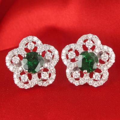 Boucles d’oreilles en or blanc avec grenats tsavorites et diamants de 14 K / 585 2