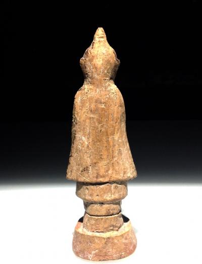 Birmanie, figure de Bouddha debout, terre cuite, 17eme siècle 2