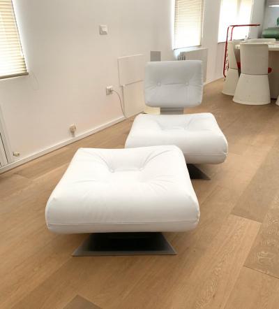 Oscar NIEMEYER - Fauteuil et son Ottoman modèle 
