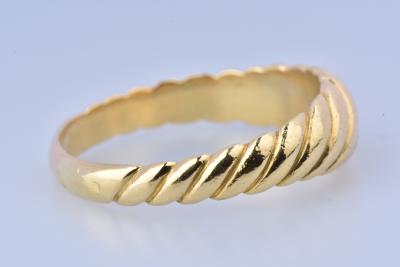 Bague solitaire diamants en or jaune 18 carats 2