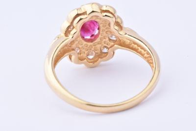 Bague marguerite solitaire rubis et diamants en or jaune 2