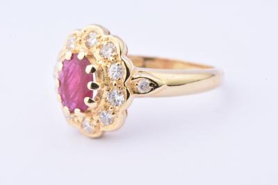 Bague marguerite solitaire rubis et diamants en or jaune 2