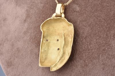 Oxides pendant face of Jesus Christ in 18k yellow gold 2