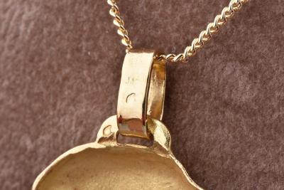 Oxides pendant face of Jesus Christ in 18k yellow gold 2