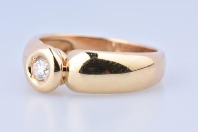 Bague solitaire diamant en or jaune 18 carats 2