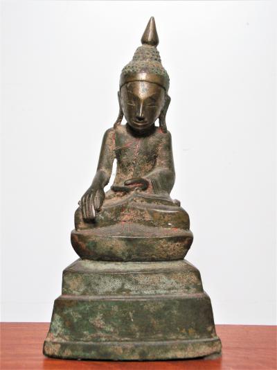 Birmanie - Bouddha assis  en bronze, XIXe siècle