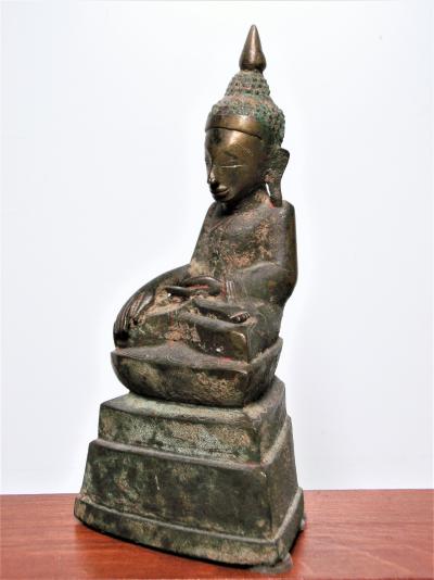 Birmanie - Bouddha assis  en bronze, XIXe siècle 2