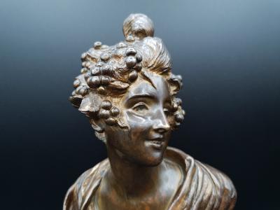 Georges VAN DER STRAETEN - Buste de jeune femme, vers 1900, Épreuve en bronze 2