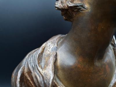 Georges VAN DER STRAETEN - Buste de jeune femme, vers 1900, Épreuve en bronze 2