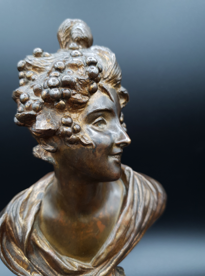 Georges VAN DER STRAETEN - Buste de jeune femme, vers 1900, Épreuve en bronze 2