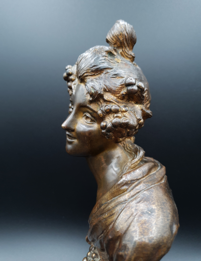 Georges VAN DER STRAETEN - Buste de jeune femme, vers 1900, Épreuve en bronze 2
