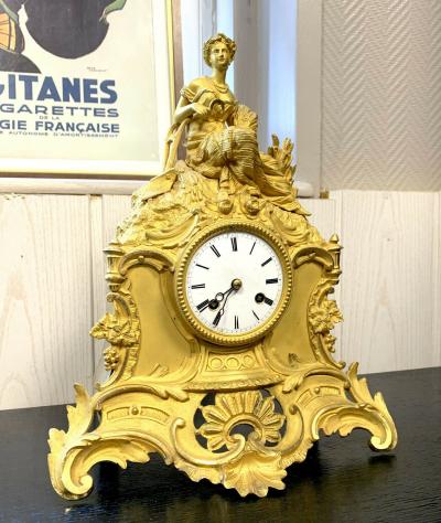 Pendule Époque Louis Philippe en bronze doré 2