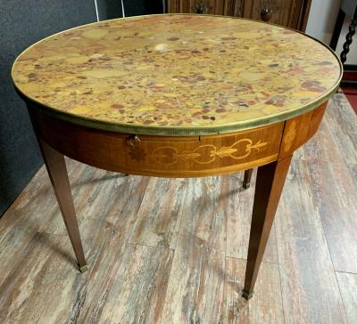 Table bouillotte Louis XVI en marqueterie de bois précieux 2