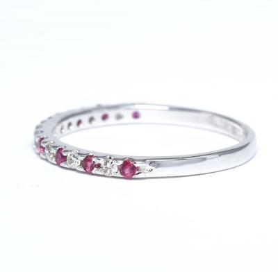 Bague en or blanc, diamants et rubis 2