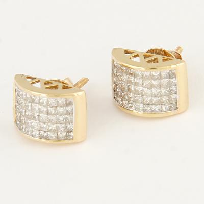 Boucles d’oreilles clous en or blanc et diamants 2