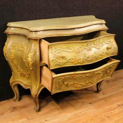 Commode sauteuse de style rococo 2