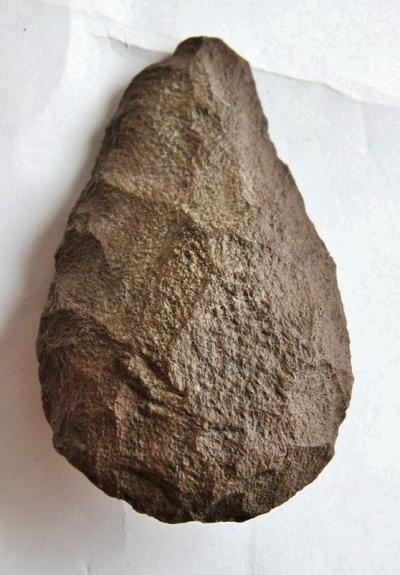 Biface d’hominidé gaucher, Paléolithique inférieur -250 000 ans 2