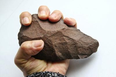 Biface d’hominidé gaucher, Paléolithique inférieur -250 000 ans 2