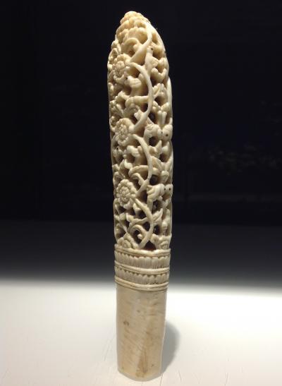 Birmanie - Manche de poignard en ivoire, XIXème siècle 2