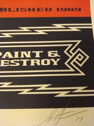 Shepard Fairey (OBEY) - Stay Up Girl -  Impression offset signée au crayon 2