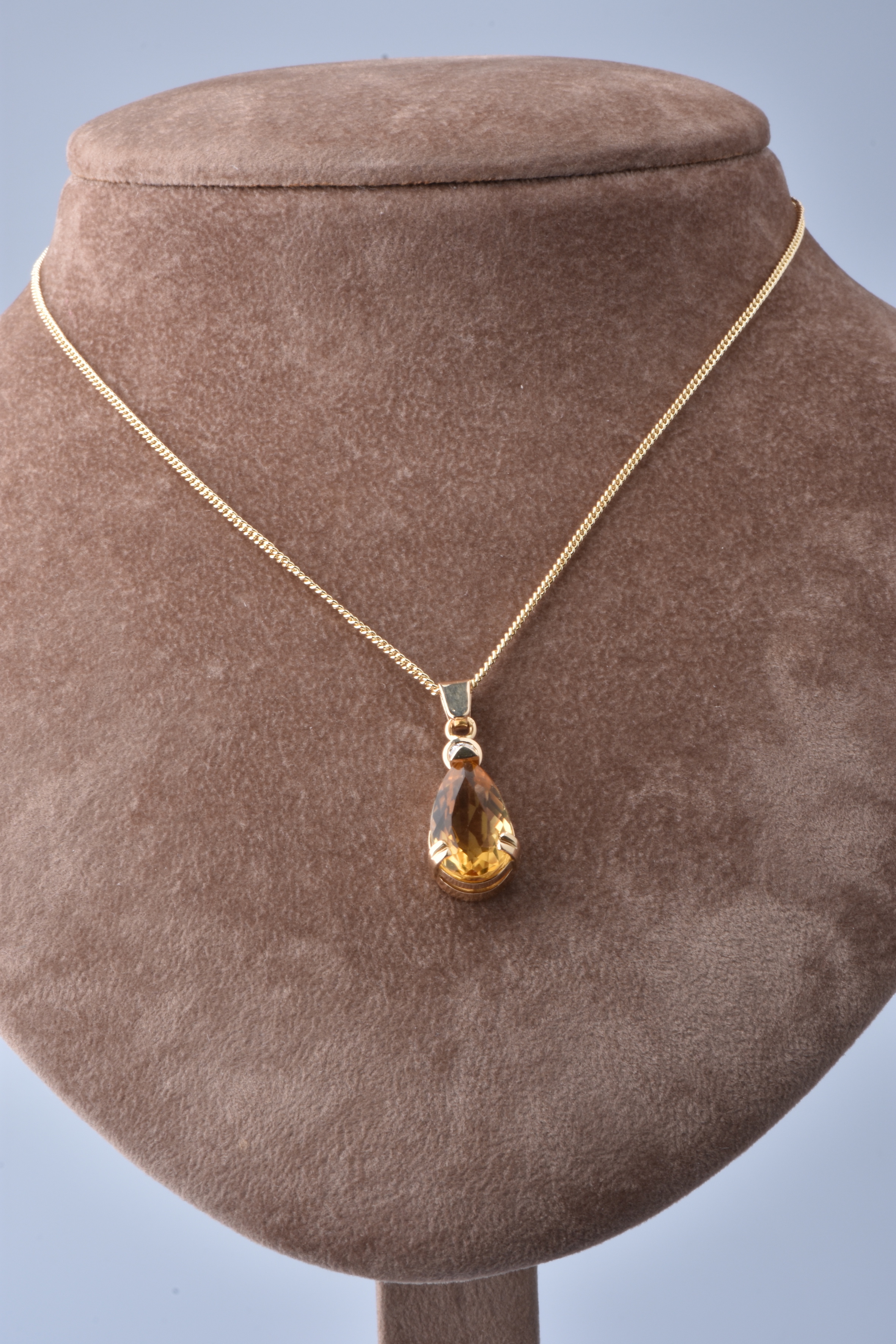 Pendentif Or Jaune 750 Citrine Poire 12x8mm et Diamant Ref. 47452