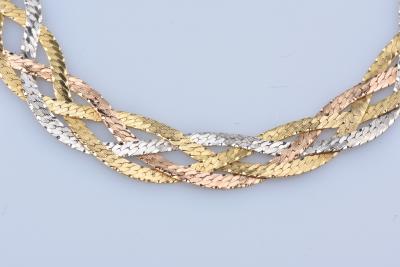 Bracelet tresse en or tricolore, fermoir hameçon 2
